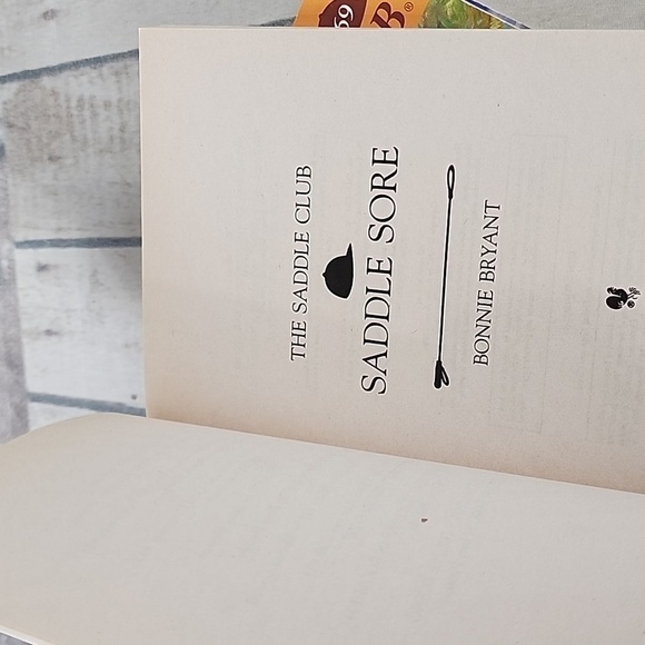 Vintage 90s The  Saddle Club Paperback Novels Set of 5 - Picture 6 of 9